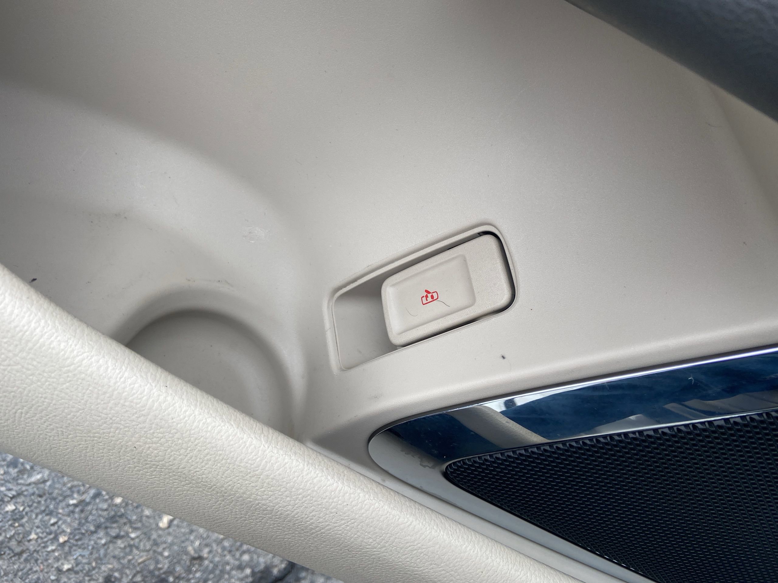 Used 2017 Lincoln Continental Select w/ Continental Climate Package image 26