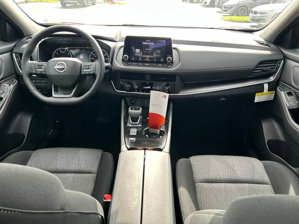 Used 2026 Nissan Rogue SV FWD image 11