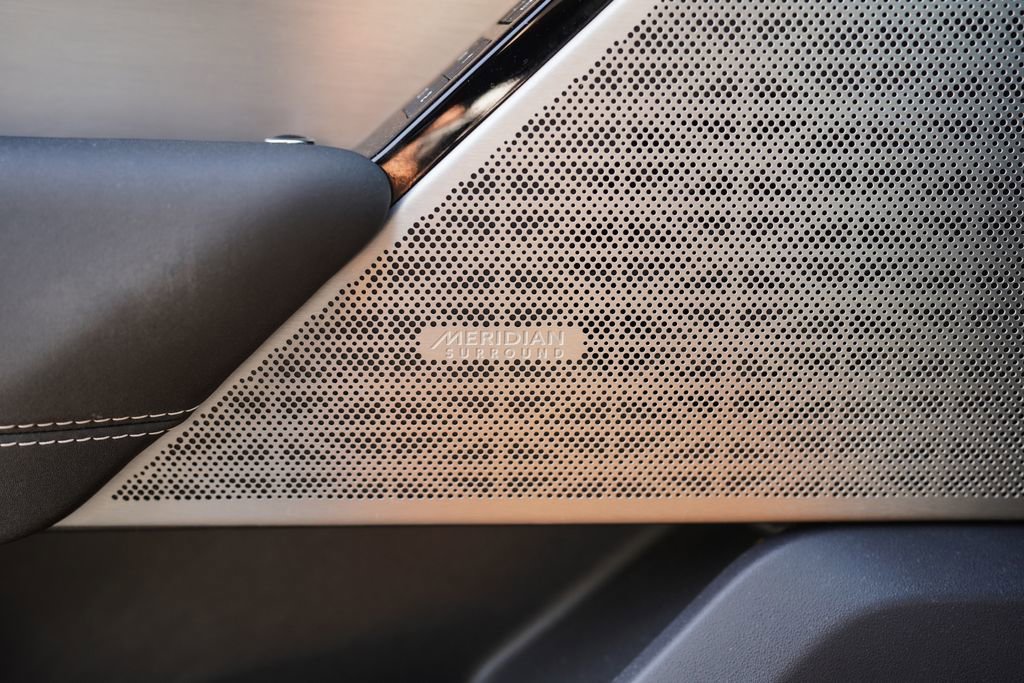 Used 2022 Land Rover Range Rover Velar R-Dynamic S AWD/4WD image 37