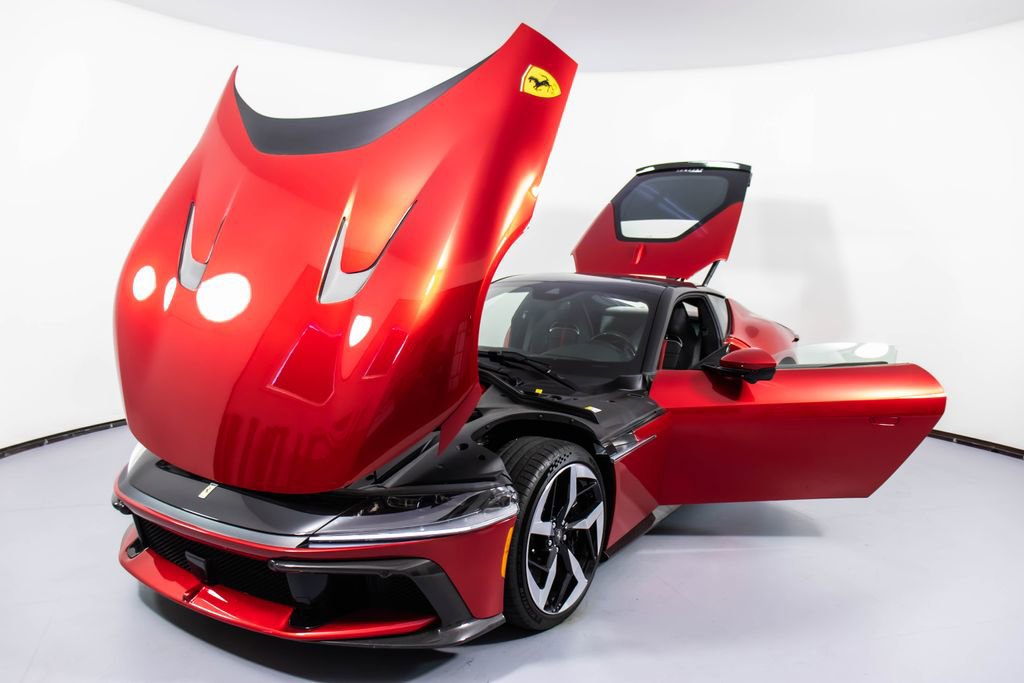 Certified 2025 Ferrari 12Cilindri RWD image 33