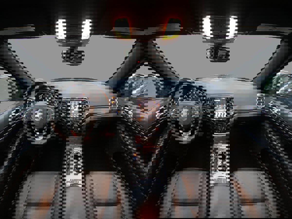 Used 2020 Jeep Grand Cherokee Limited image 22