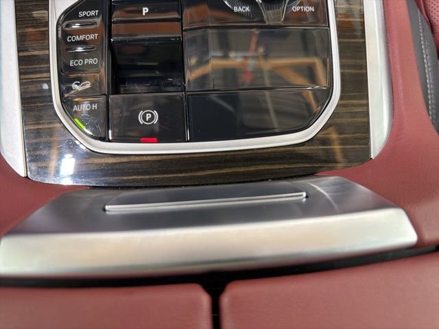 Certified 2024 BMW X6 xDrive40i w/ Executive Package image 40