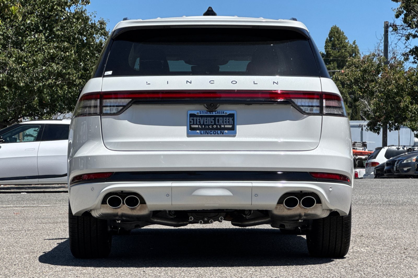 New 2026 Lincoln Aviator AWD w/ Jet Appearance Package image 5