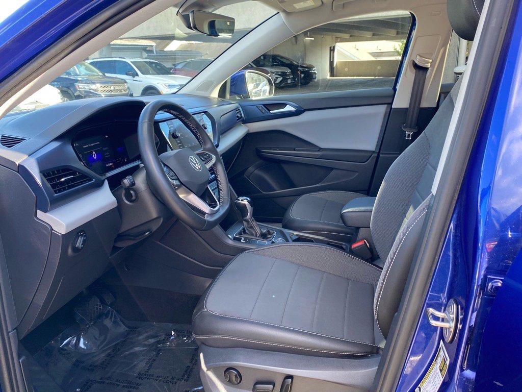 Certified 2022 Volkswagen Taos SE image 12