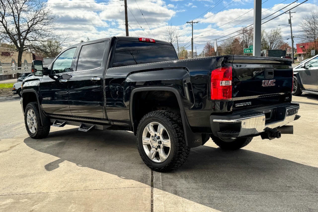 Used 2019 GMC Sierra 2500 SLT w/ Duramax Plus Package AWD/4WD image 5