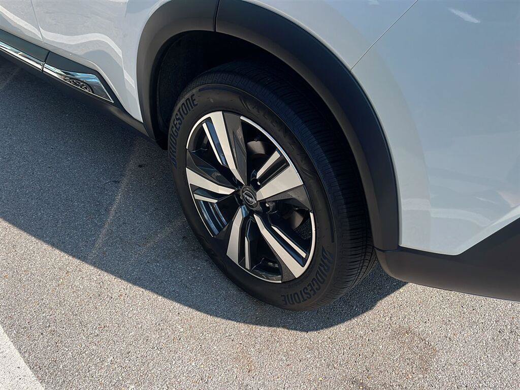 Used 2021 Nissan Rogue SL w/ Premium Package FWD image 13