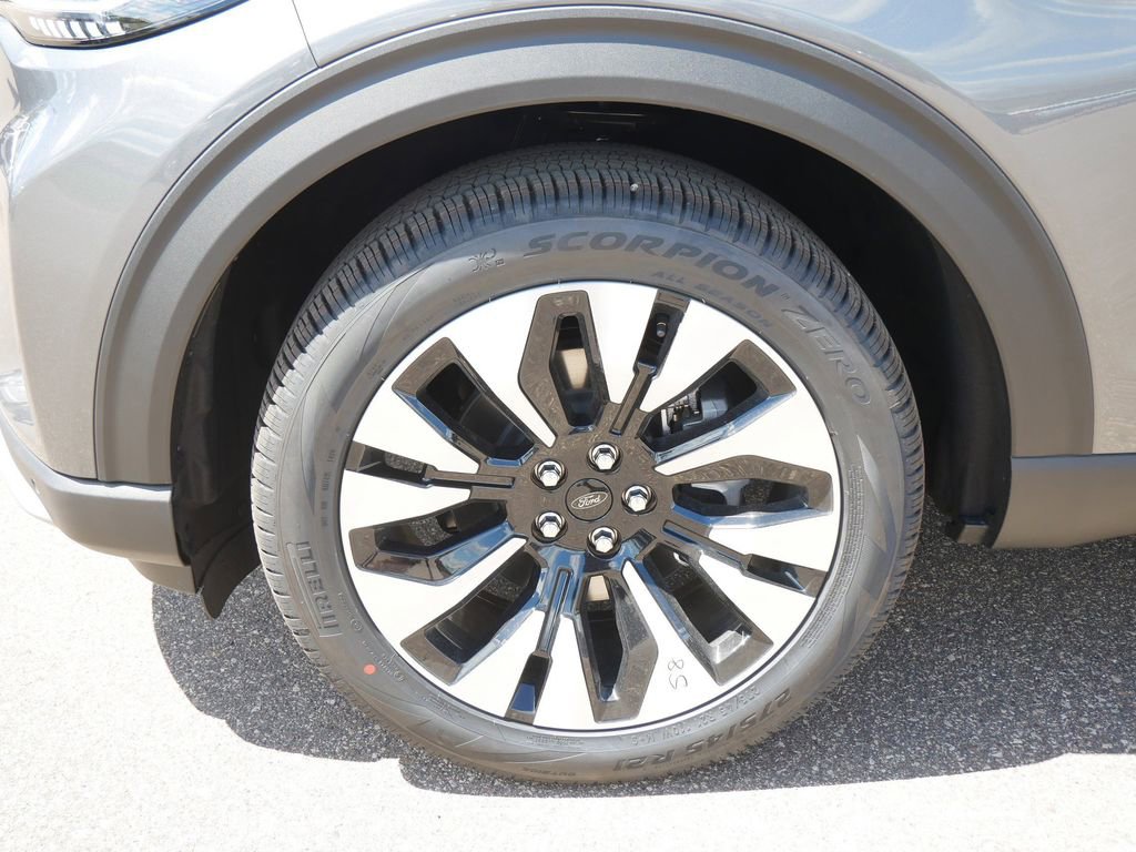 New 2026 Ford Explorer Platinum AWD/4WD image 9