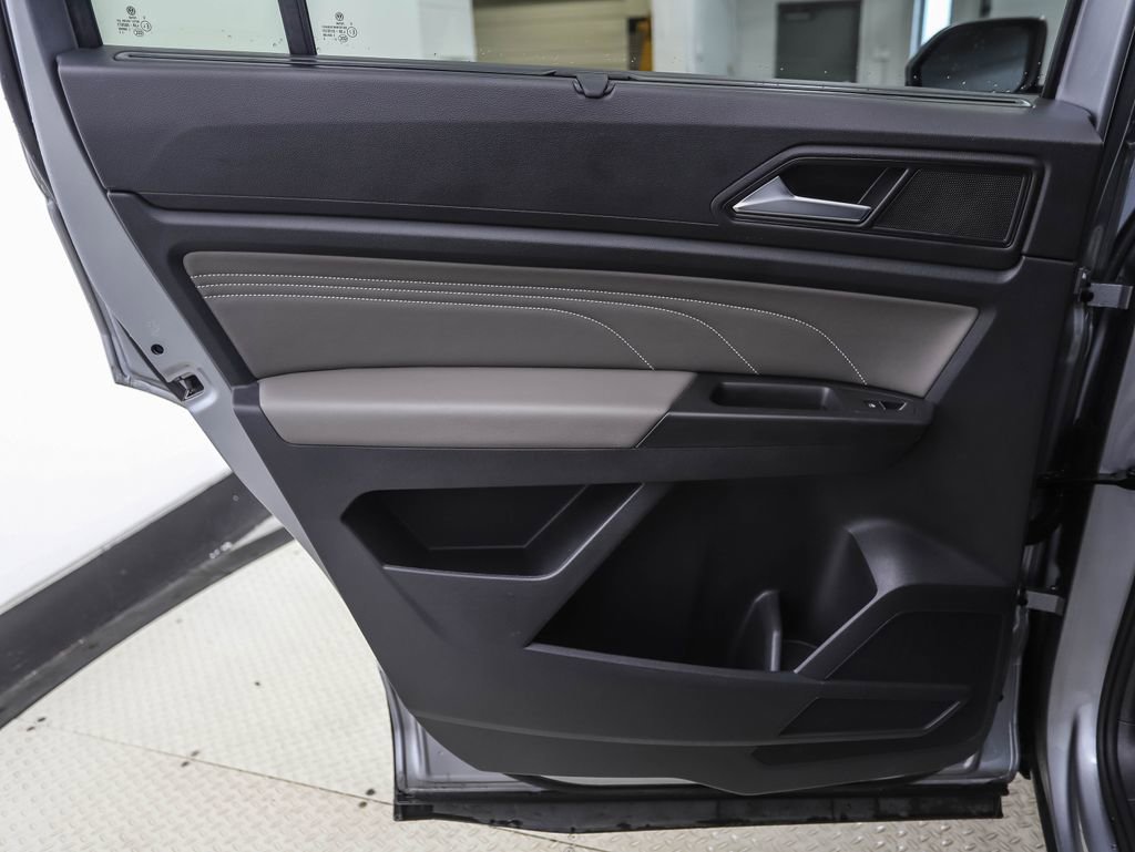 Used 2023 Volkswagen Atlas SE w/ Panoramic Sunroof Package image 19