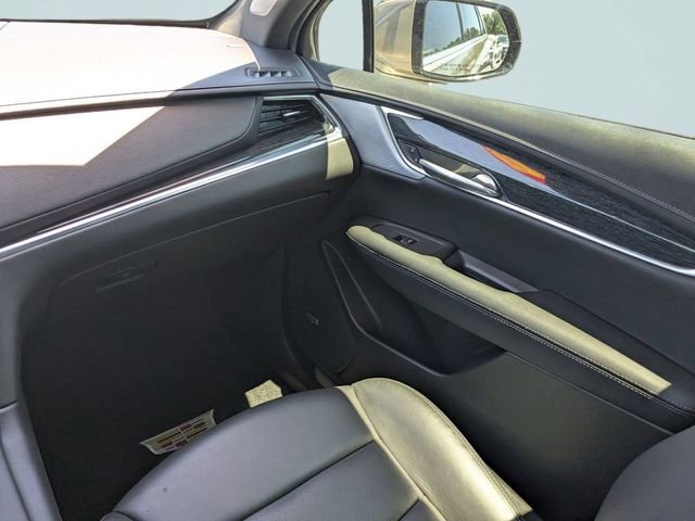 Used 2022 Cadillac XT5 Premium Luxury FWD image 16