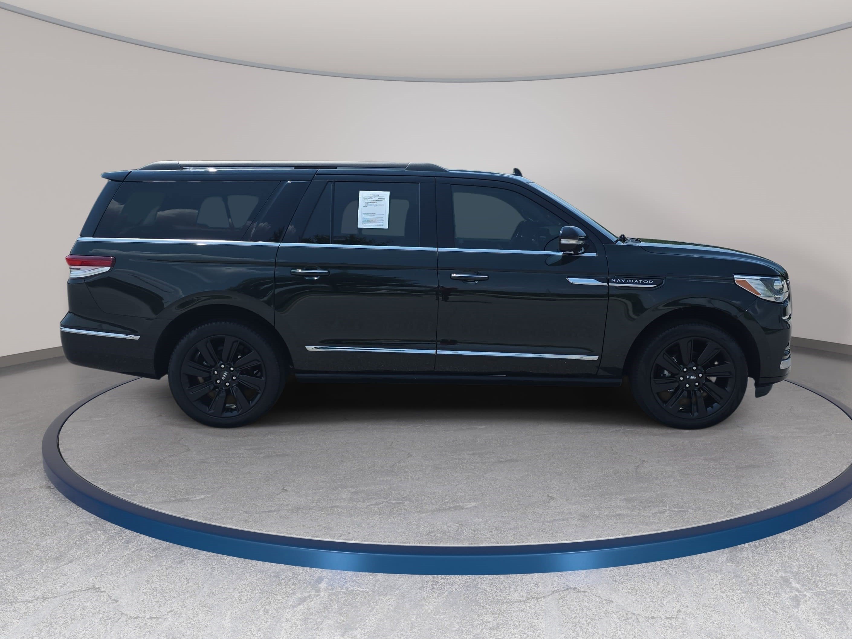 Certified 2024 Lincoln Navigator L Black Label AWD/4WD image 4