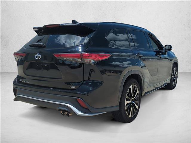Used 2022 Toyota Highlander XSE FWD image 5