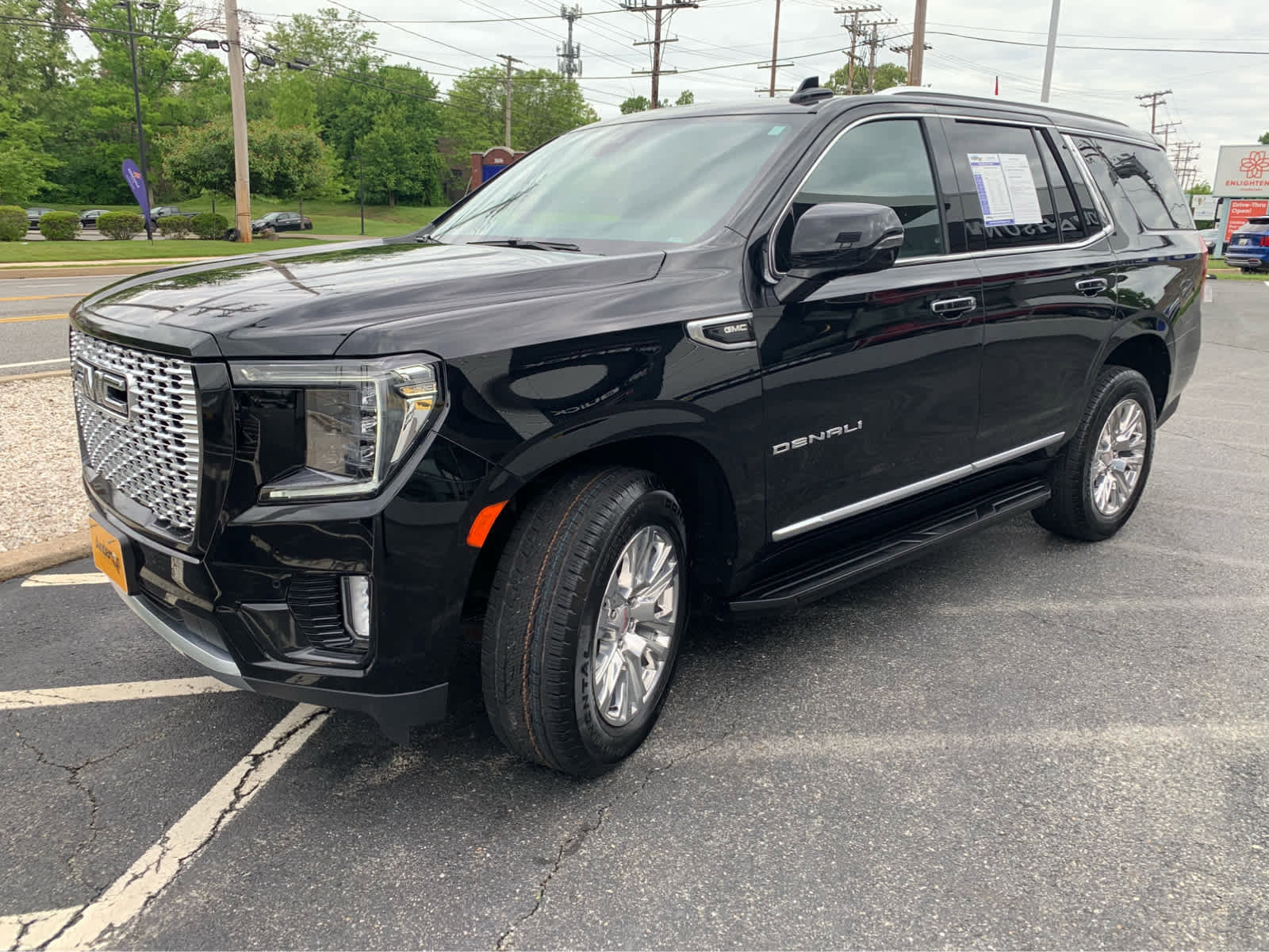 Used 2021 GMC Yukon Denali AWD/4WD image 3