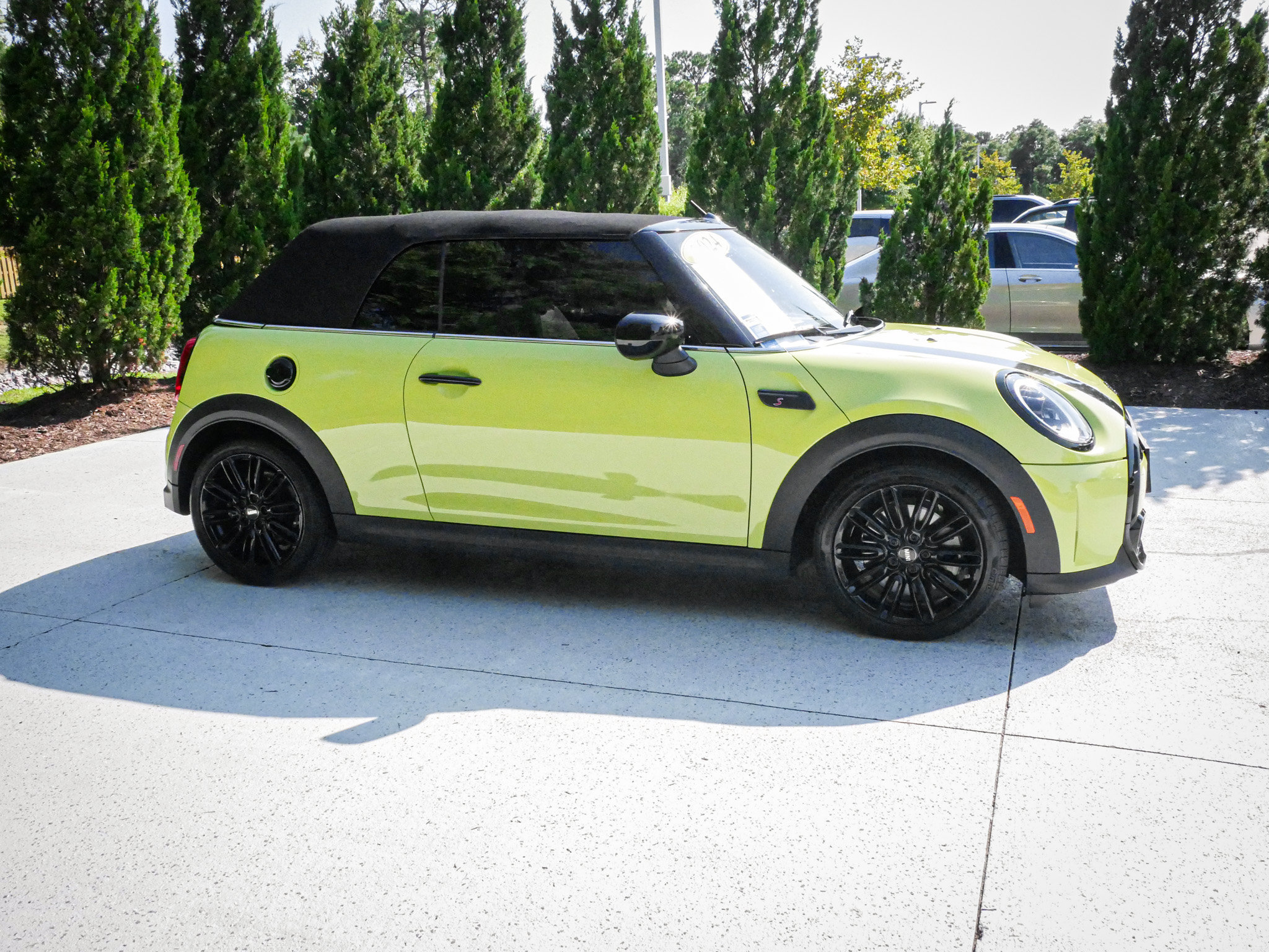 Used 2024 MINI Cooper S w/ Signature Upholstery Package FWD image 11