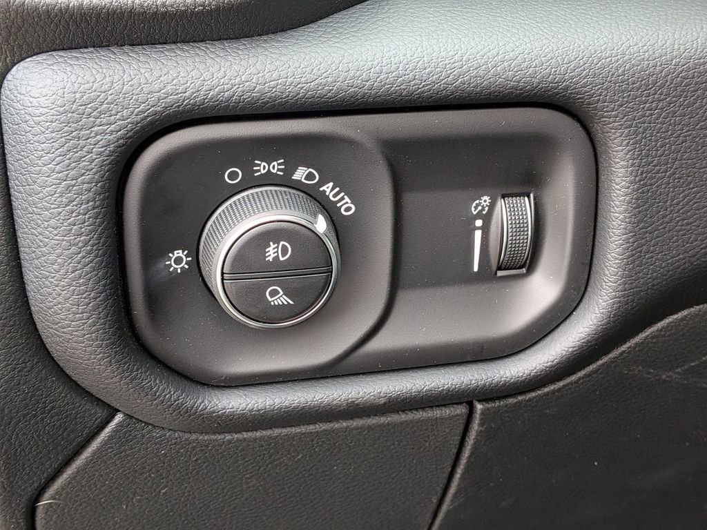 New 2026 RAM 2500 Big Horn AWD/4WD image 18