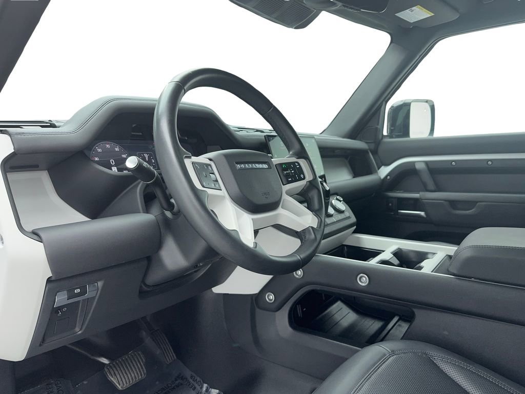 Used 2025 Land Rover Defender 110 S image 18