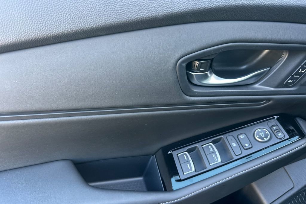 Certified 2025 Honda Accord Touring image 11