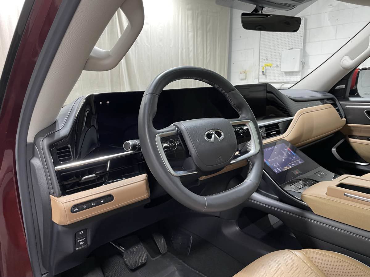 Used 2025 INFINITI QX80 Luxe AWD/4WD image 10
