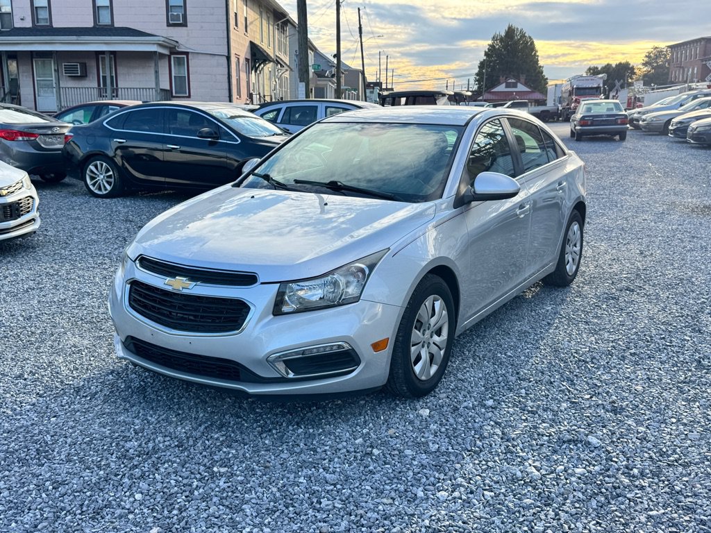 Used 2016 Chevrolet Cruze LT FWD image 1