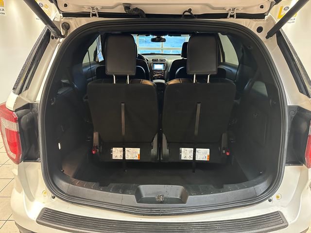 Used 2018 Ford Explorer XLT w/ Equipment Group 202A image 20