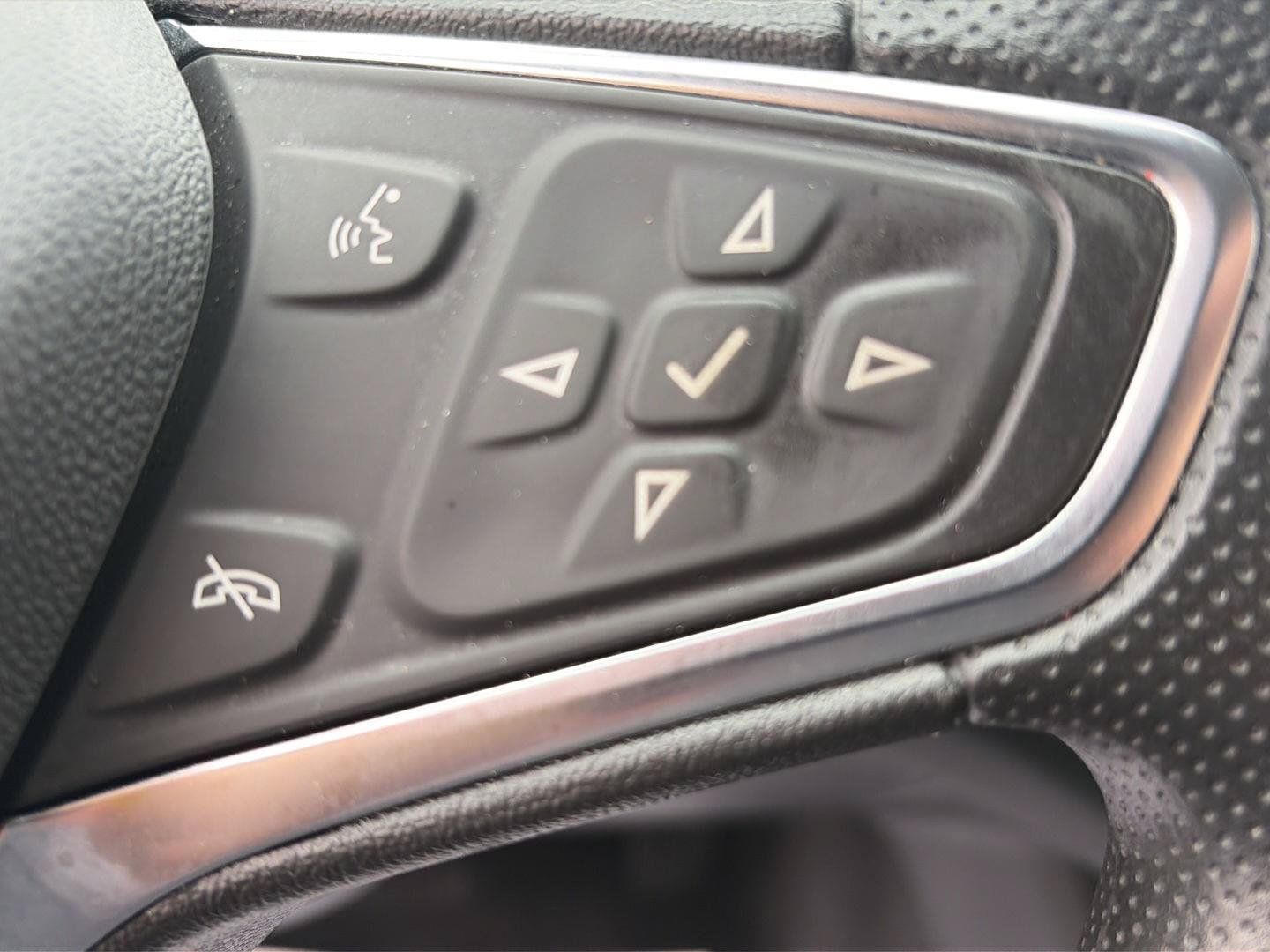 Used 2024 Chevrolet Malibu LT FWD image 18