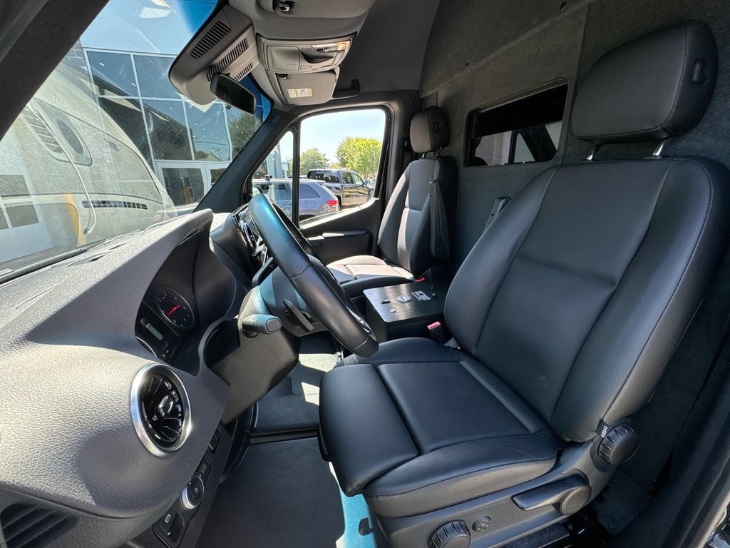Used 2022 Mercedes-Benz Sprinter 2500 image 21