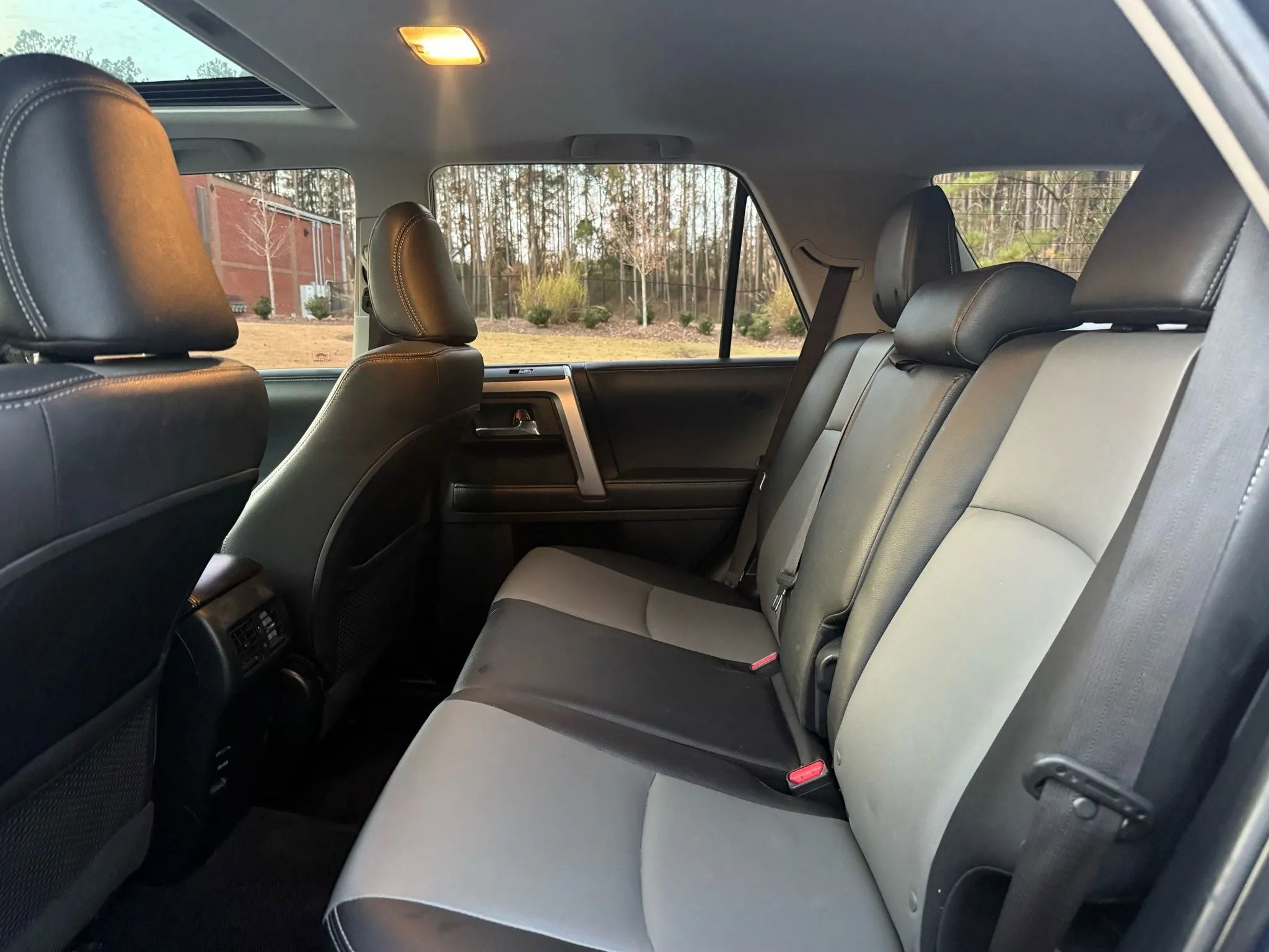 Used 2017 Toyota 4Runner SR5 Premium RWD image 19