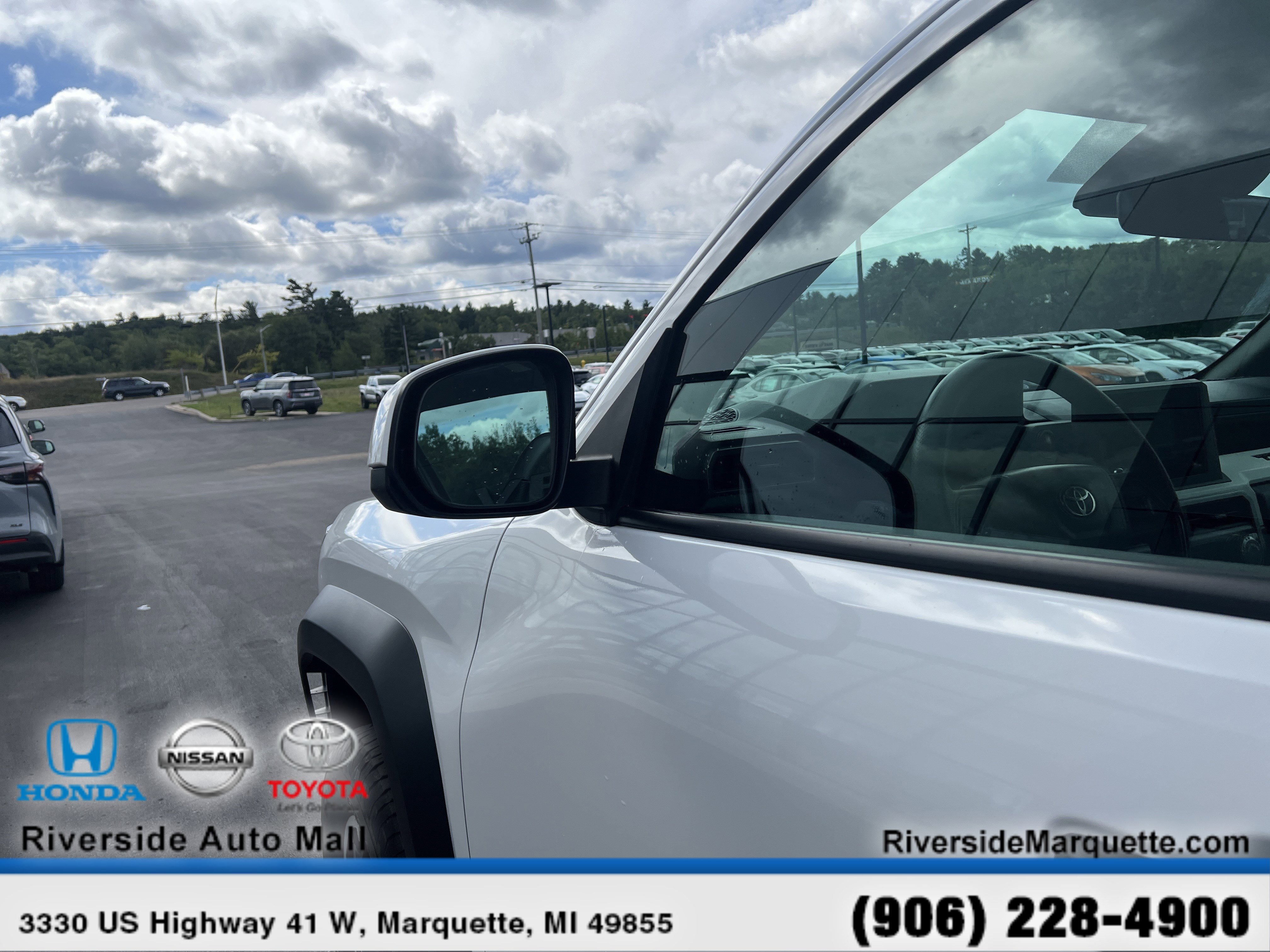 Used 2024 Toyota Tacoma TRD Off-Road image 5