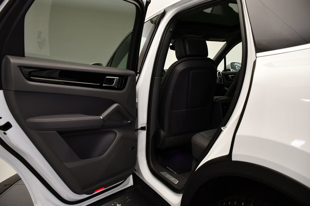 Used 2023 Porsche Cayenne image 44