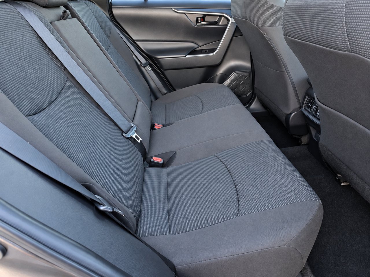 Used 2023 Toyota RAV4 LE FWD image 27