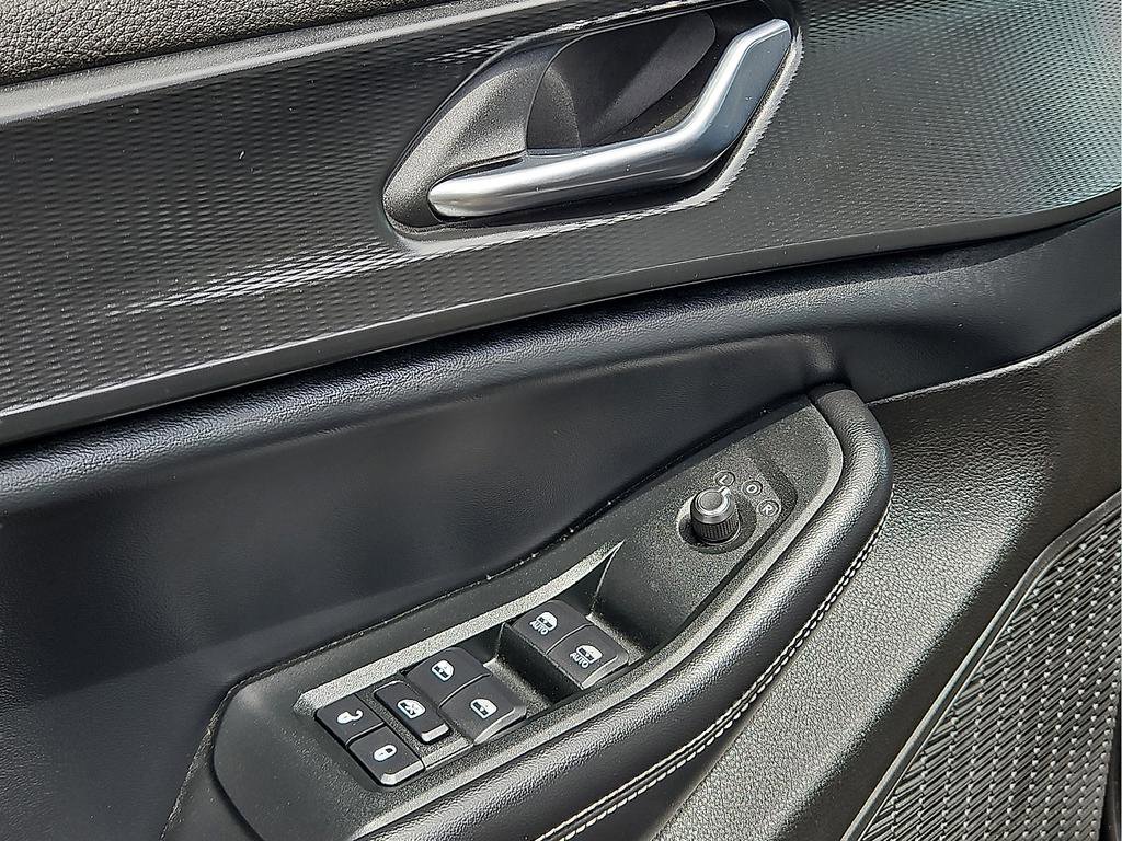 Used 2024 Jeep Grand Cherokee Altitude RWD image 12