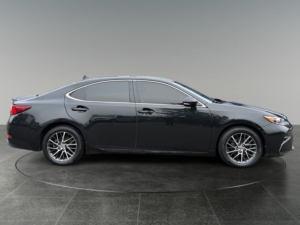 Used 2016 Lexus ES 350 w/ Navigation System Package FWD image 10