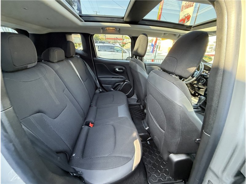 Used 2020 Jeep Renegade Altitude image 24