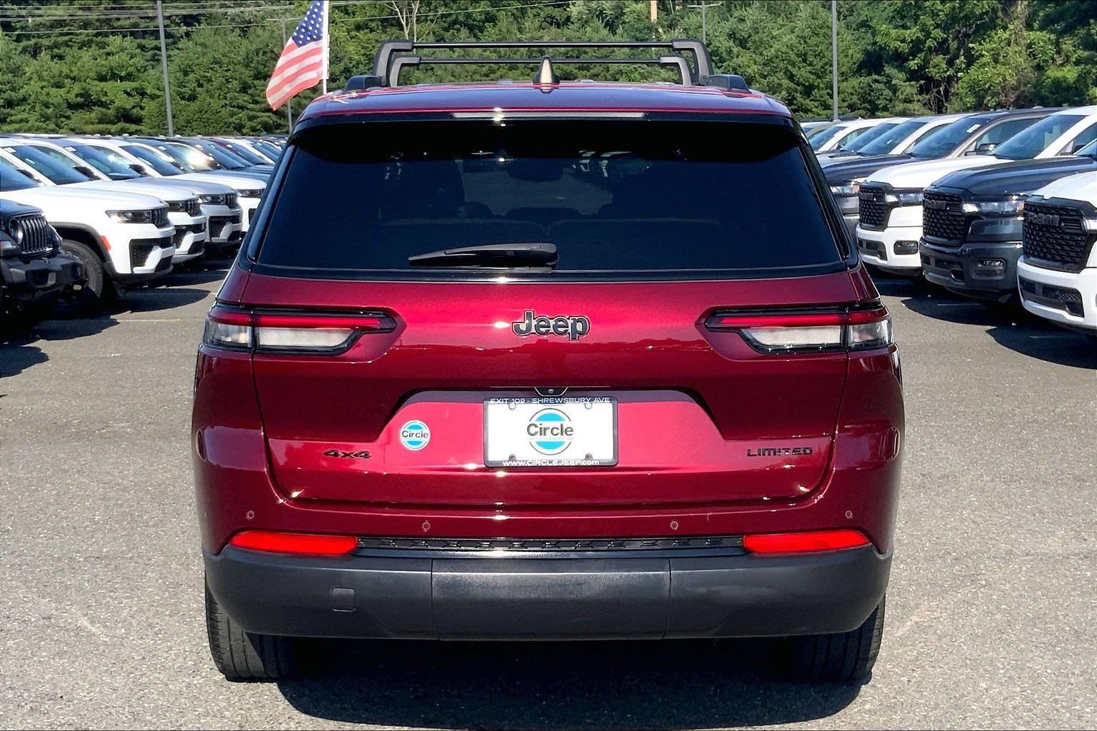 Certified 2023 Jeep Grand Cherokee L Limited w/ Black Appearance Package AWD/4WD image 4