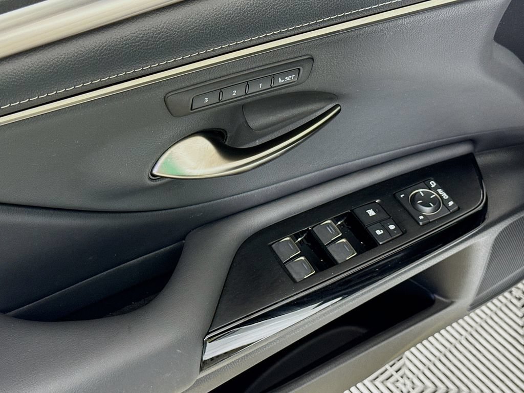 Certified 2023 Lexus ES 350 F Sport w/ Accessory Package (Z2) FWD image 18