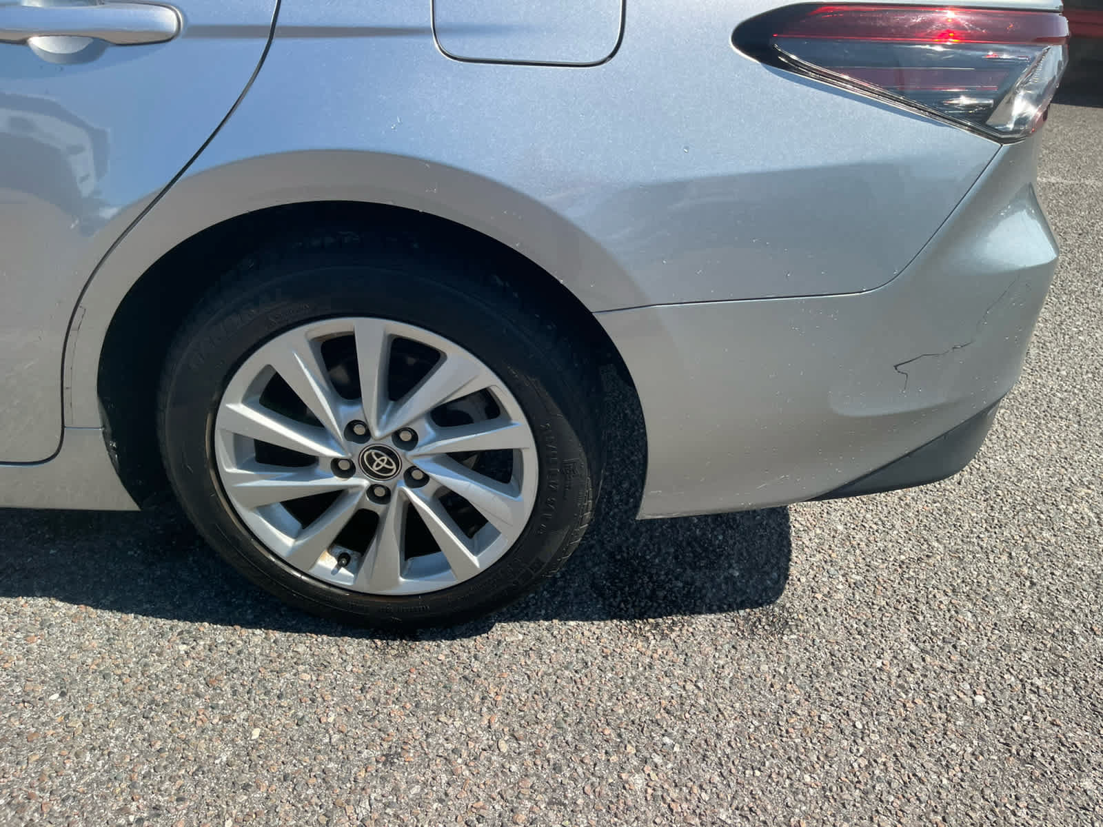 Used 2022 Toyota Camry LE FWD image 6