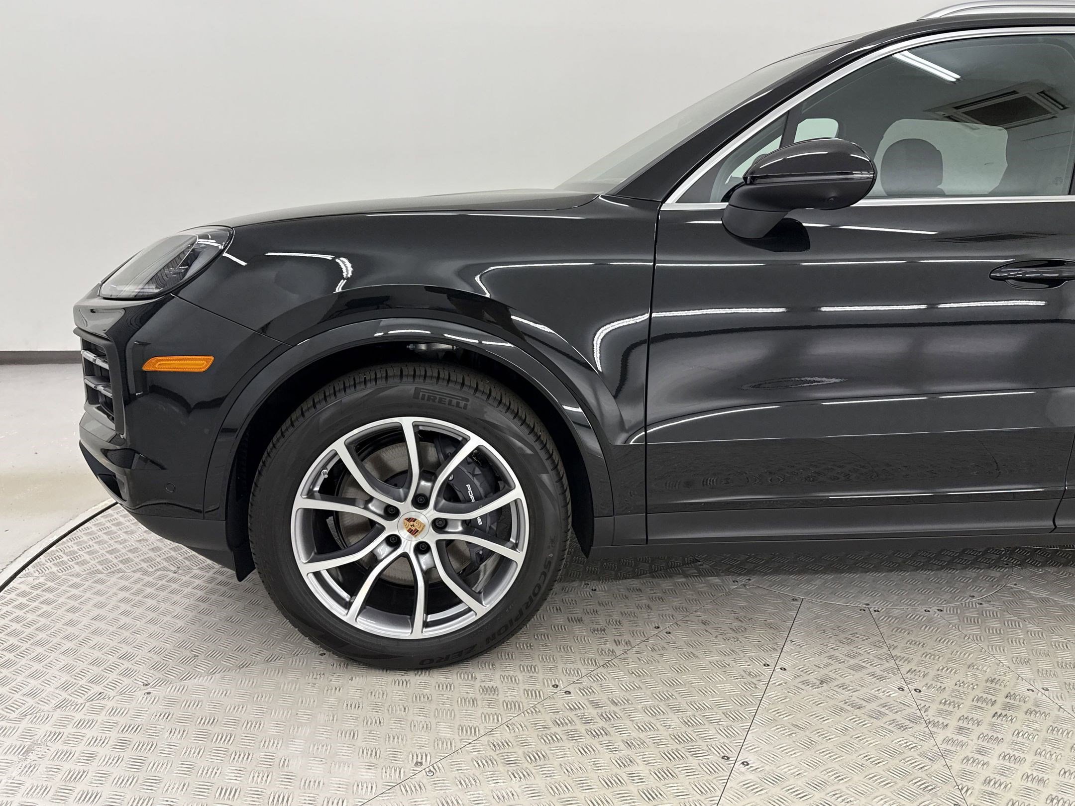 Used 2025 Porsche Cayenne image 22