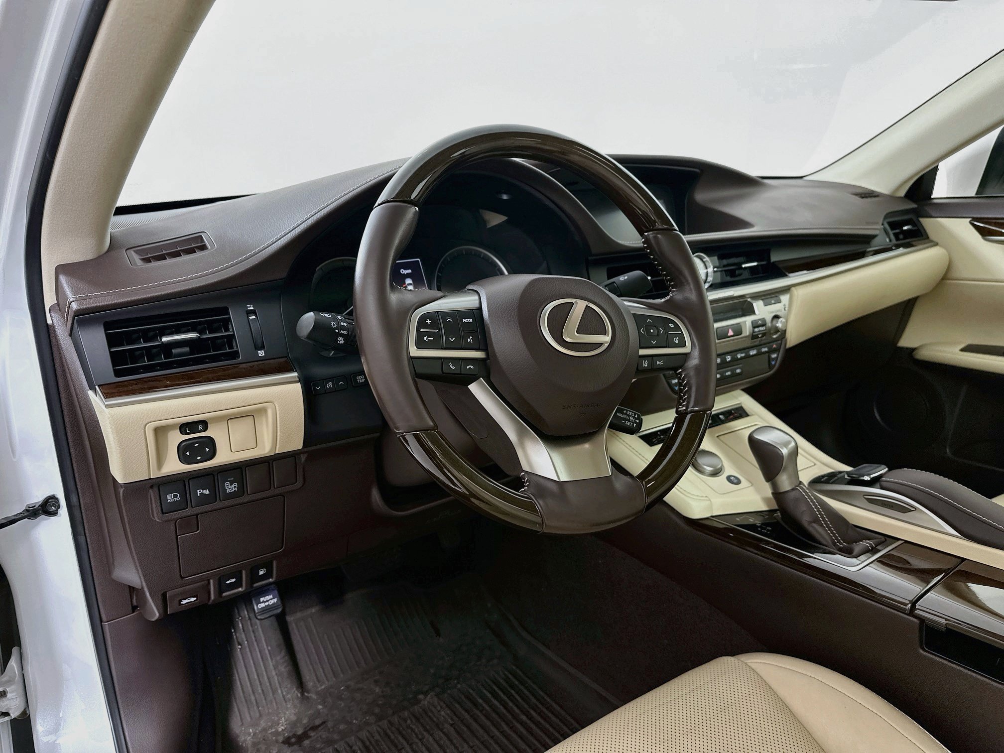 Used 2017 Lexus ES 350 w/ Luxury Package FWD image 9