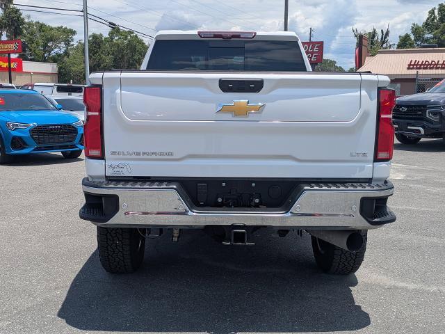 Used 2024 Chevrolet Silverado 2500 LTZ w/ LTZ Plus Package AWD/4WD image 5