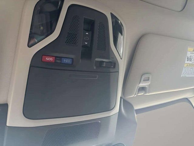 Certified 2025 Subaru Outback Premium image 7