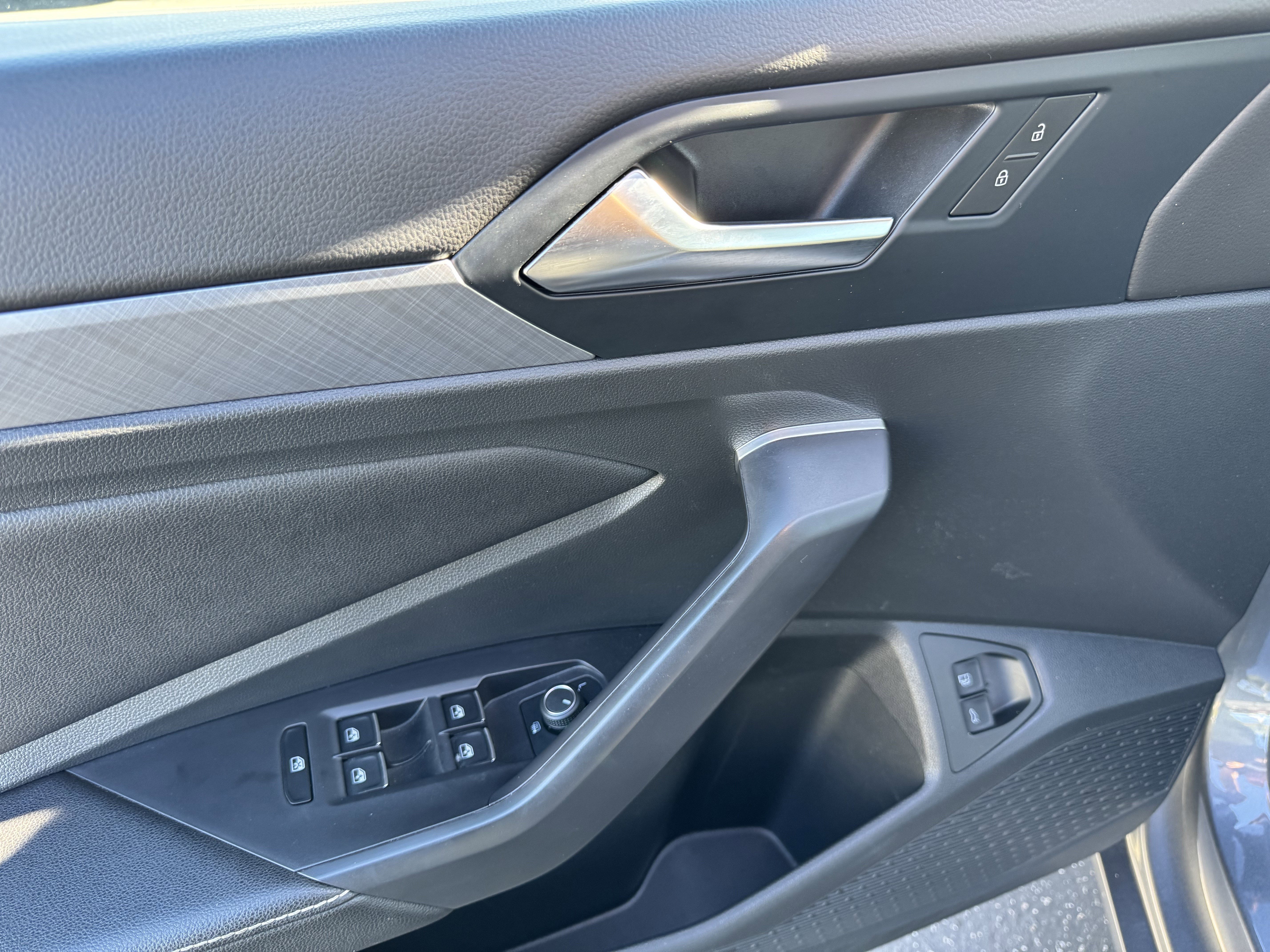 Certified 2024 Volkswagen Jetta SE image 15