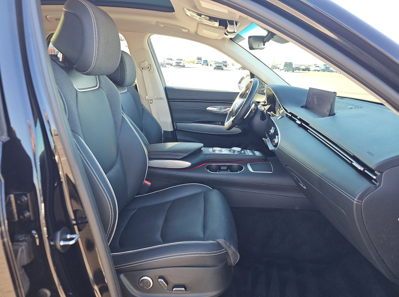 Used 2025 Genesis Electrified GV70 AWD/4WD image 14