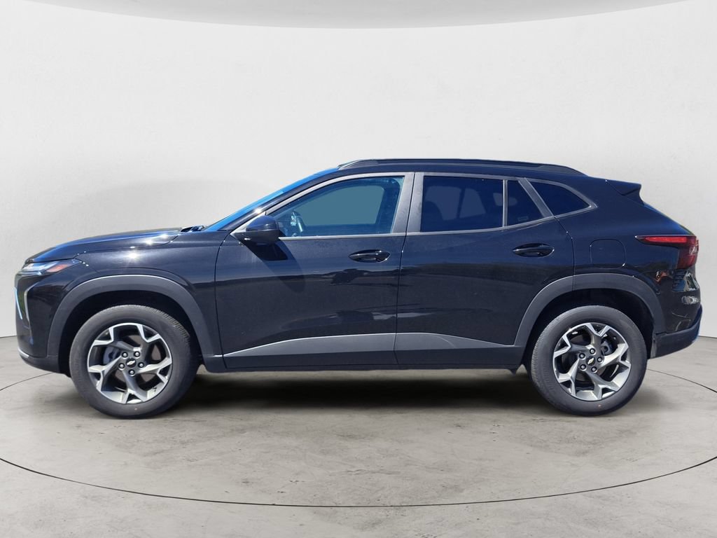 Used 2025 Chevrolet Trax LT w/ LT Convenience Package FWD image 7
