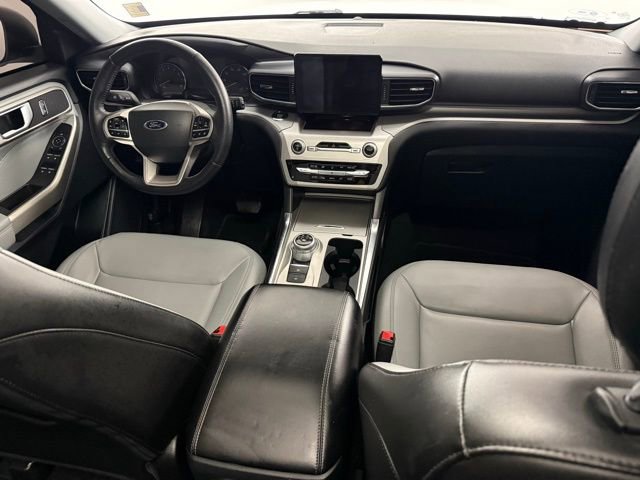 Used 2021 Ford Explorer XLT w/ Equipment Group 202A image 16