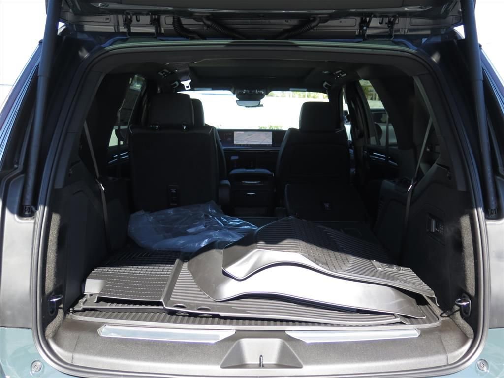 New 2026 Cadillac Escalade Luxury w/ Touring Package image 25