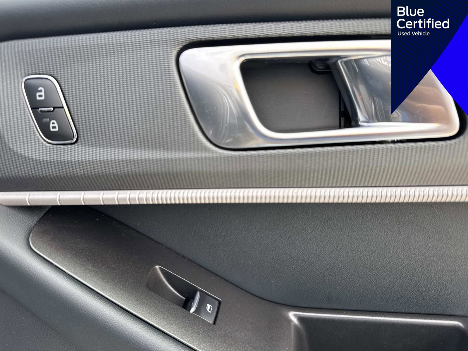 Certified 2025 Ford Explorer ST-Line image 19