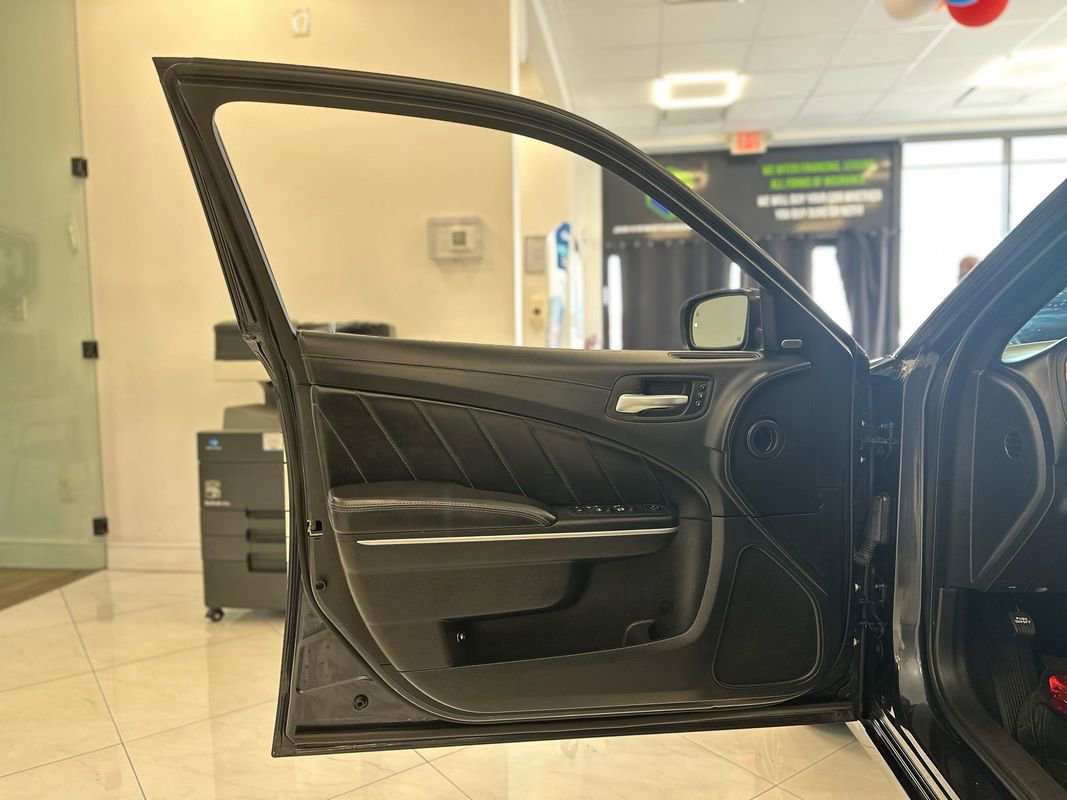 Used 2019 Dodge Charger SXT w/ Plus Group image 37