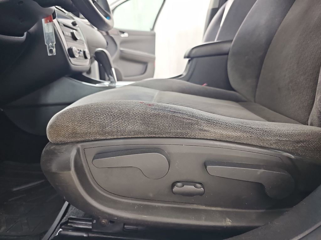 Used 2015 Chevrolet Impala LT w/ LT Sunroof Package image 33