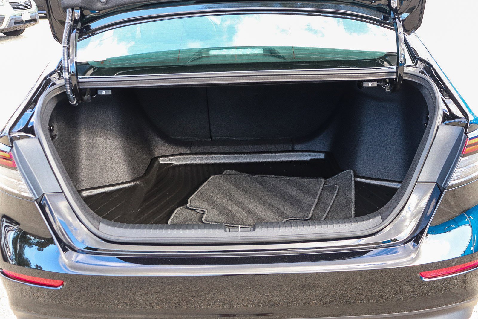 Certified 2025 Honda Accord Sport image 27