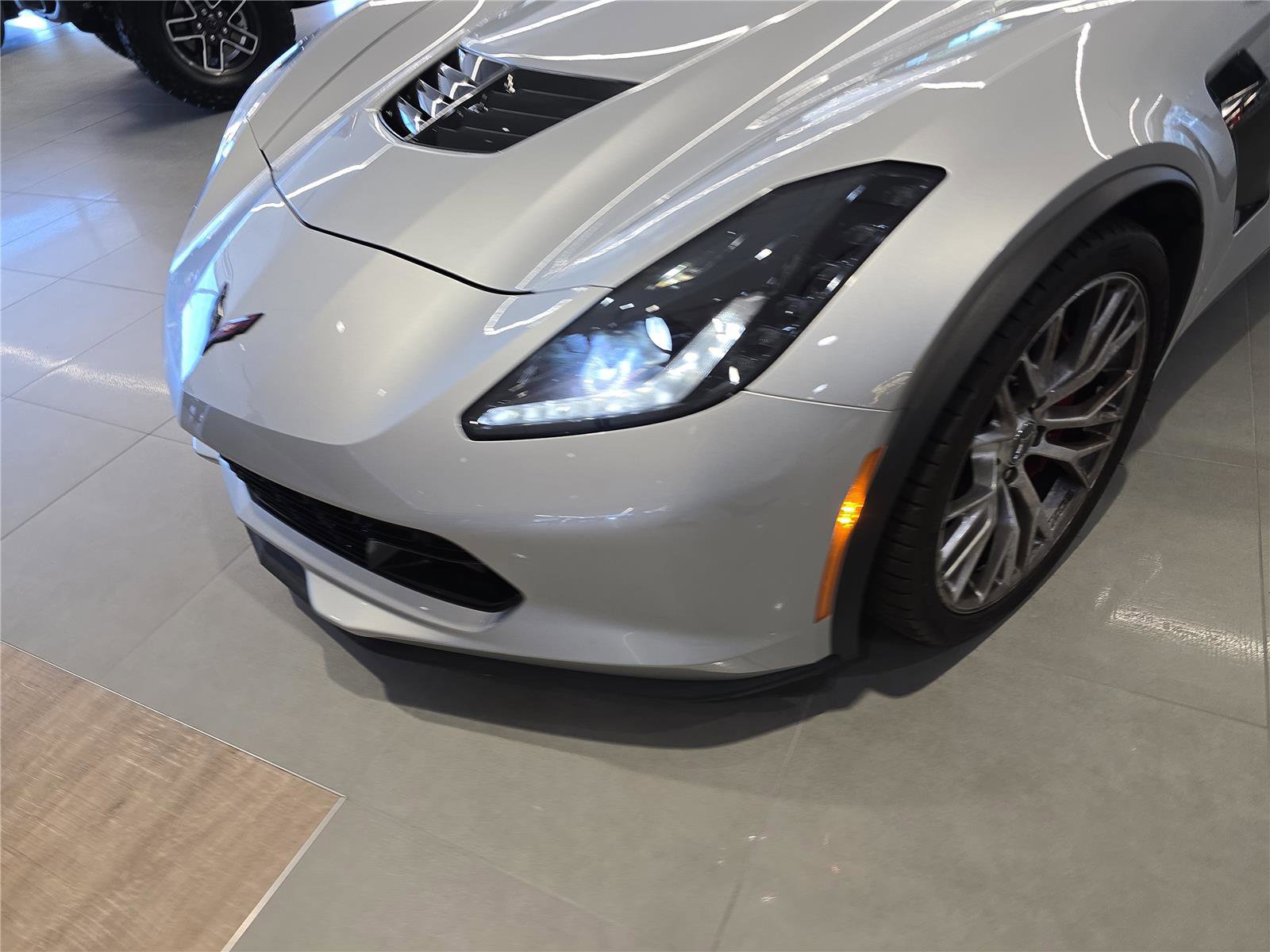 Used 2015 Chevrolet Corvette Z06 w/ 2LZ Preferred Equipment Group image 9