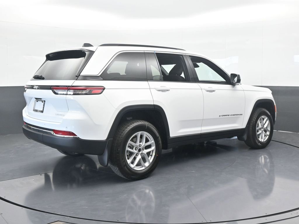 Used 2025 Jeep Grand Cherokee Laredo X RWD image 6